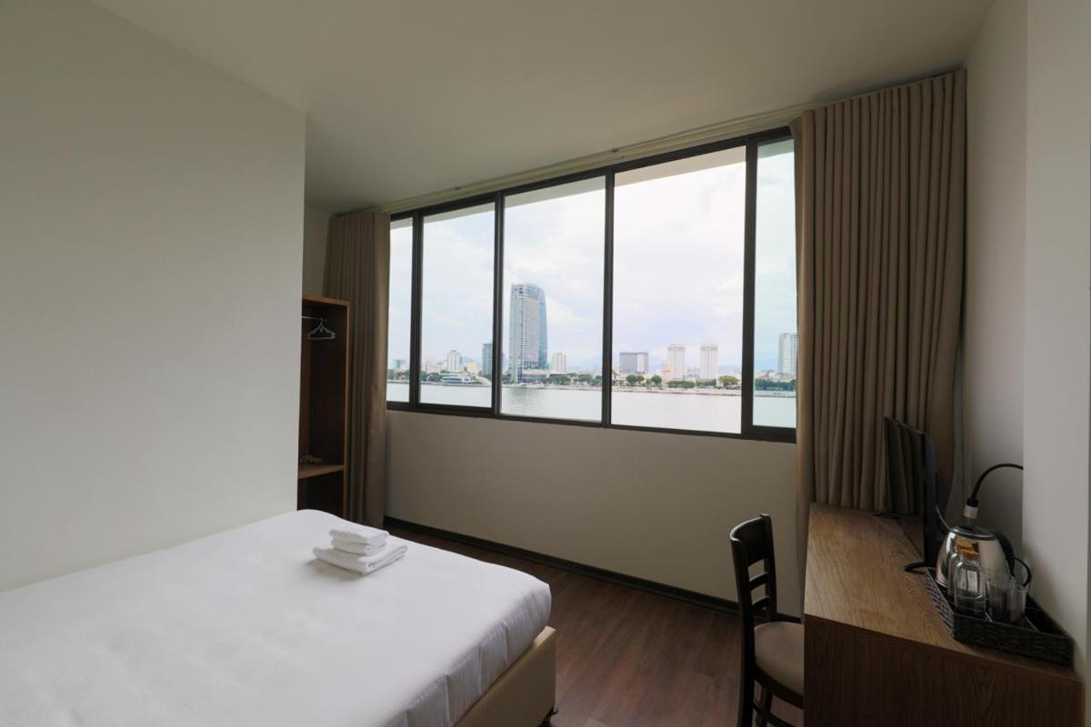 Vitalis Riverside Khách sạn 2*