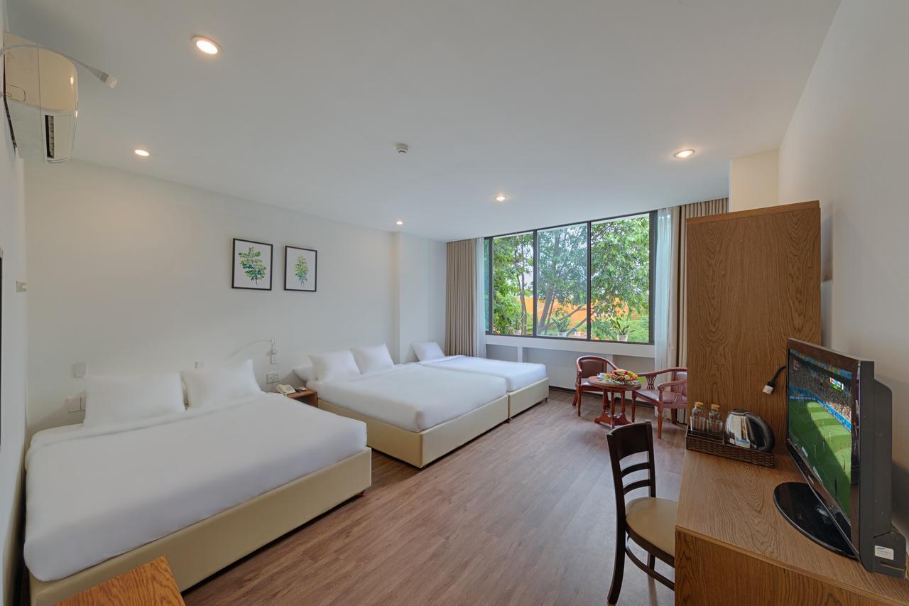 Khách sạn Vitalis Riverside